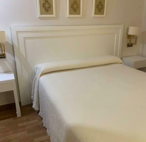 Номер Стандарт, Hostal Plaza