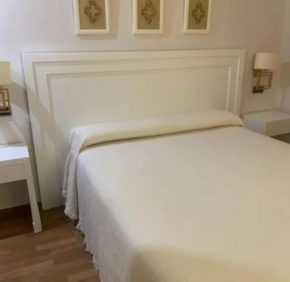 スタンダードシングルルーム, Hostal Plaza