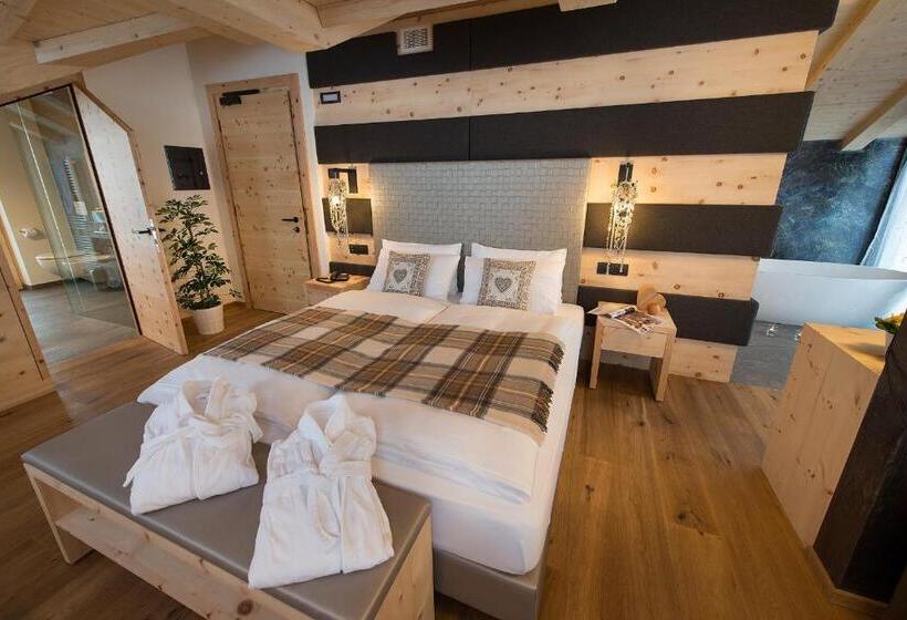 سوییت پرستیژ, Roberta Alpine Adults Only