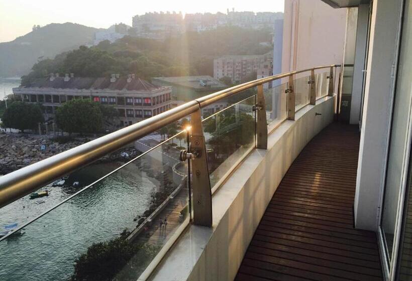 Deluxe Suite King Bed, Stanley Oriental