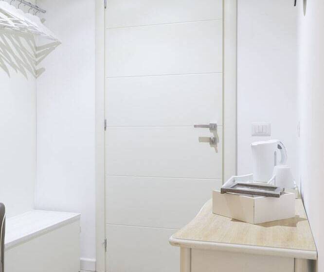 Comfort room with balcony, Al Parco Verde B&b
