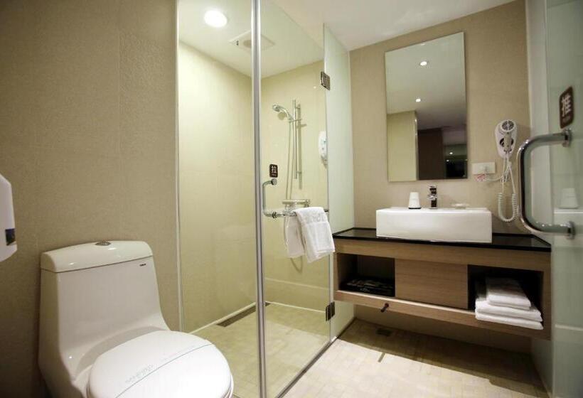 חדר סטנדרט לארבעה, Chiayi Look