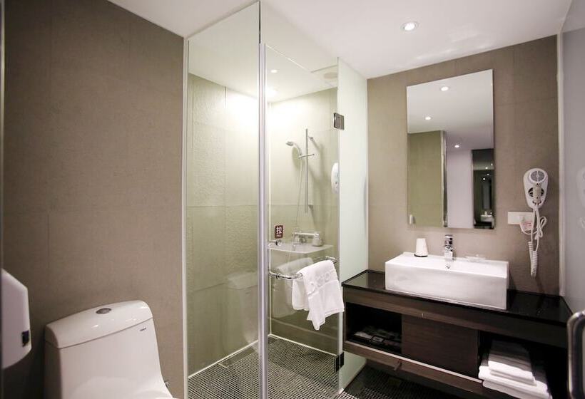 חדר סטנדרט לארבעה, Chiayi Look