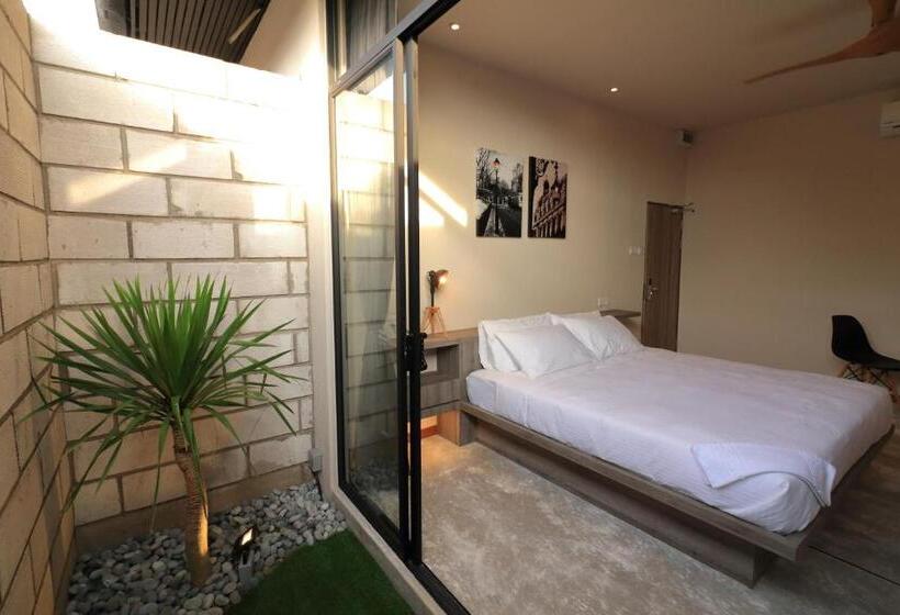 اتاق لوکس با تراس, Laman Sentosa Boutique Residence