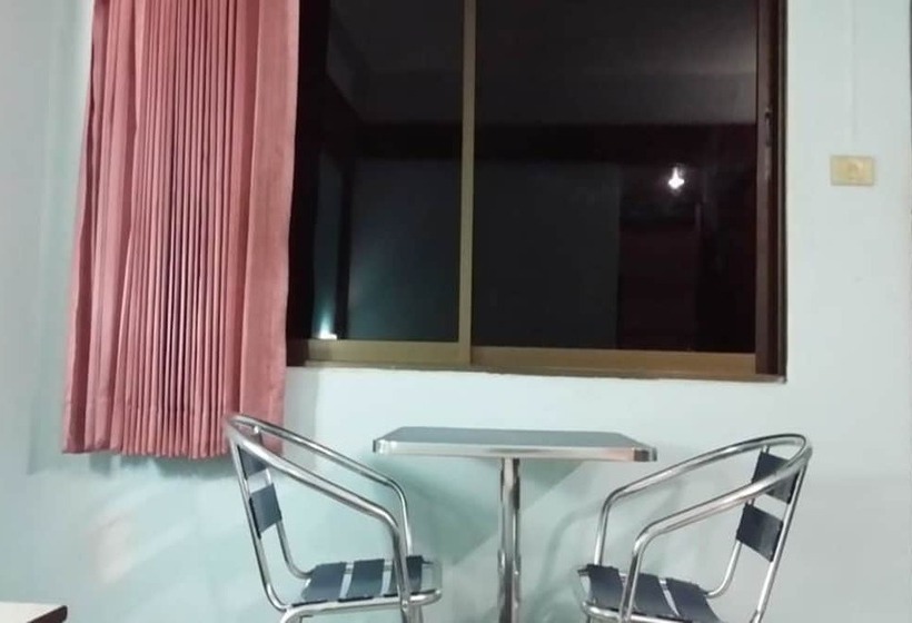 スタンダードルーム, The 1 Place Hat Yai