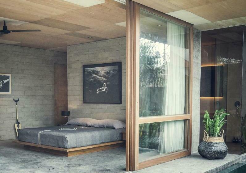 Suíte com Piscina, The Slow