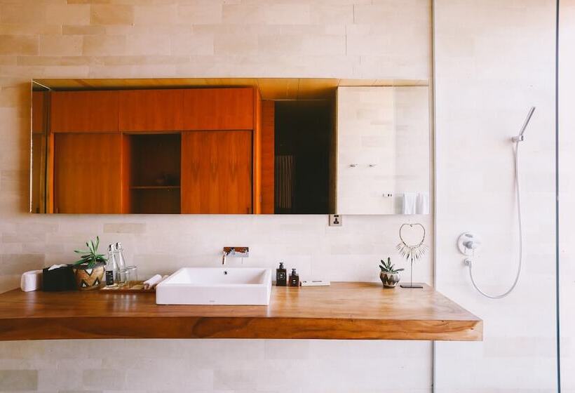 Suíte com Piscina, The Slow