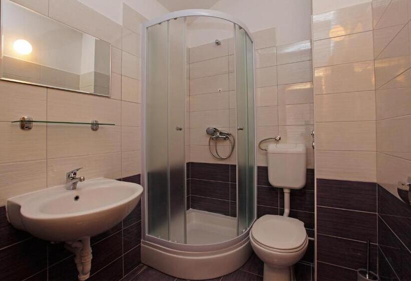 شقة غرفة نوم واحدة مزودة بشُرفة, Apartments Vala