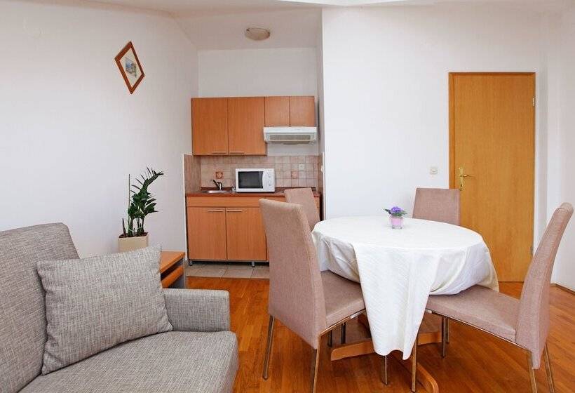 آپارتمان 1 خوابه با بالکن, Apartments Vala