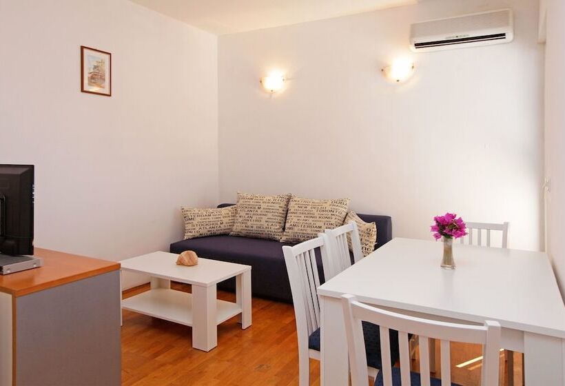 شقة غرفة واحدة, Apartments Vala