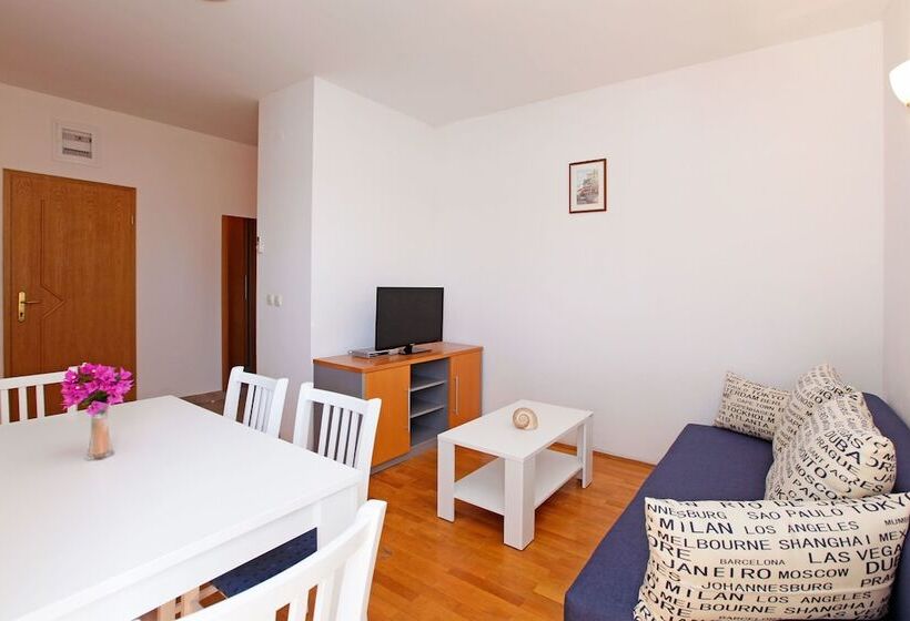 شقة غرفة نوم واحدة مزودة بشُرفة, Apartments Vala