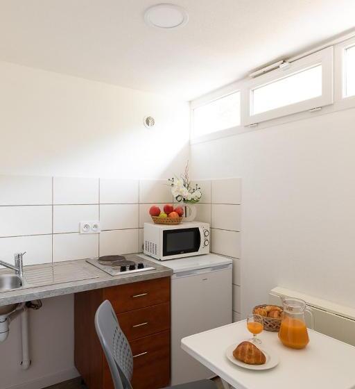 스탠다드 스튜디오, Appart Hotel Corte Hr