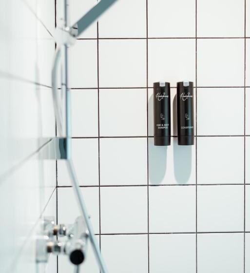 Студия Deluxe, The House Of Edward