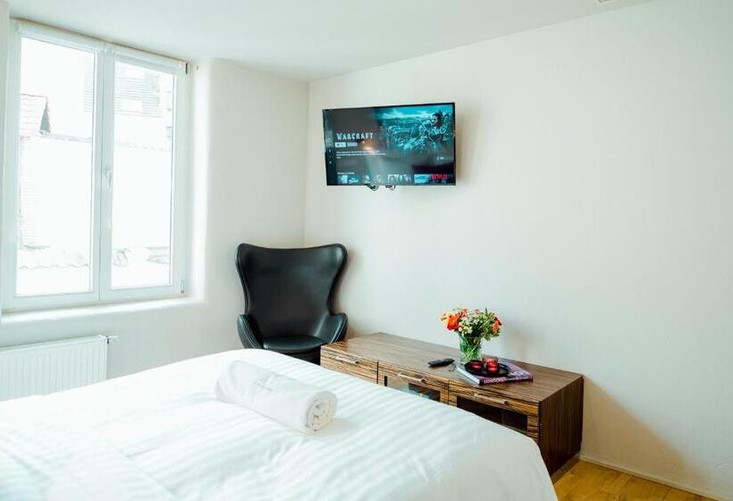 Номер Deluxe, The House Of Edward