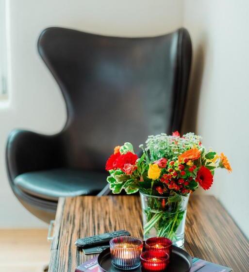 Номер Deluxe, The House Of Edward