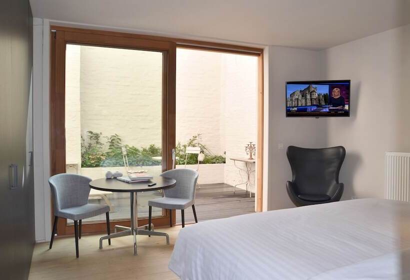 Студио Стандарт с Террасой, The House Of Edward