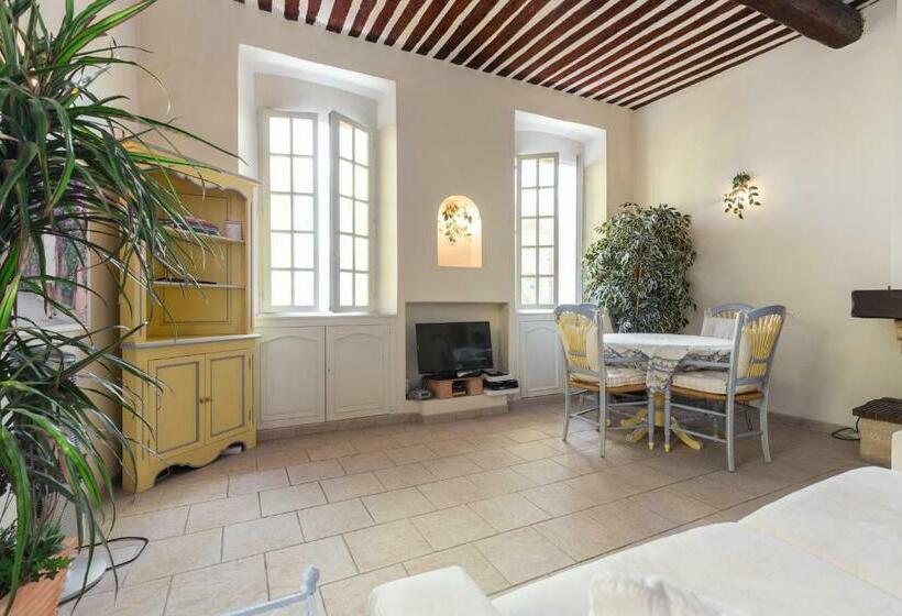带1个卧室的公寓, Very Charming Studio Apartment On Port In Cannes A Short Walk To Palais With Aircon And Internet 411