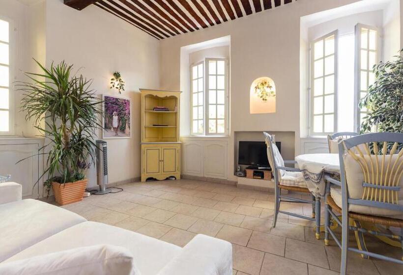 带1个卧室的公寓, Very Charming Studio Apartment On Port In Cannes A Short Walk To Palais With Aircon And Internet 411