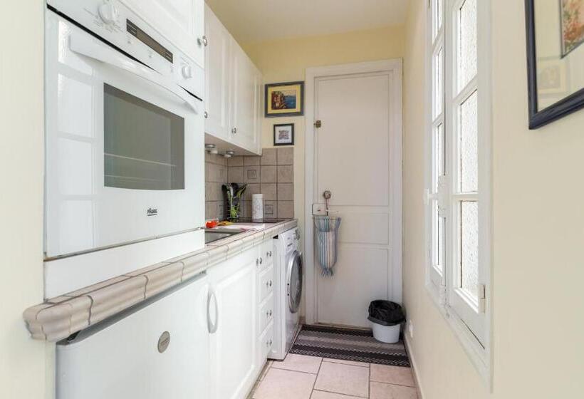 침실 1개 아파트, Very Charming Studio Apartment On Port In Cannes A Short Walk To Palais With Aircon And Internet 411