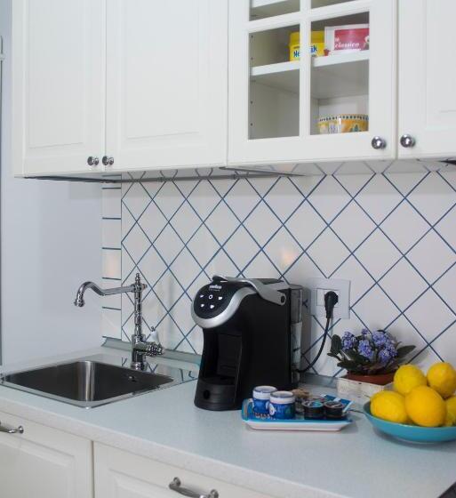 غرفة قياسية ثلاثية, B&b Umberto