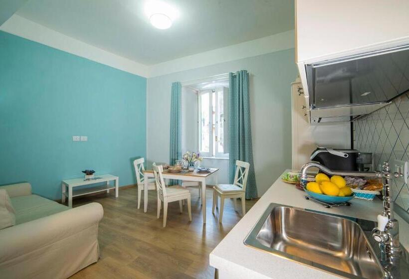 غرفة عائلية, B&b Umberto