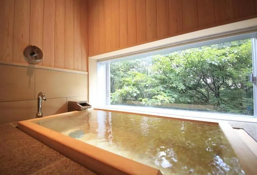Deluxe Kolmen Hengen Huone, Grand Bach Atami Crescendo
