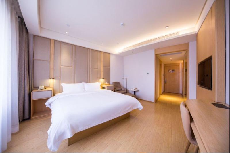 غرفة عائلية, Ji  Beijing West Railway Station South Square