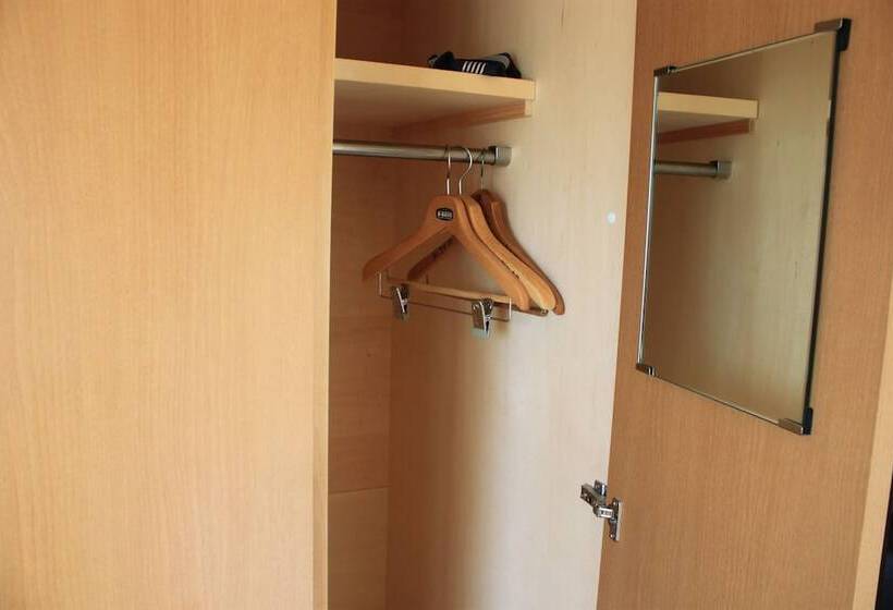 اتاق استاندارد با سرویس بهداشتی مشترک, Ryokan Yamaichi