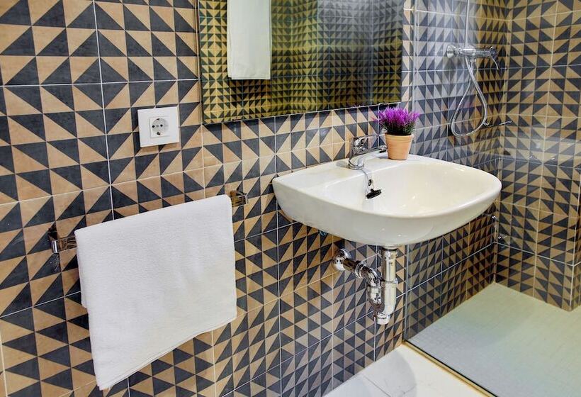 اتاق استاندارد, Urban Vida Juderia