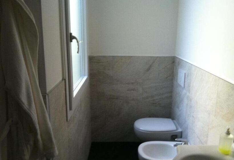 اتاق استاندارد, Venice Home