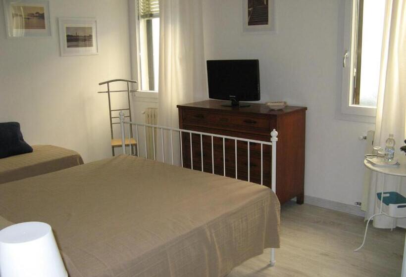 اتاق استاندارد, Venice Home