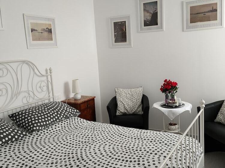 اتاق استاندارد, Venice Home