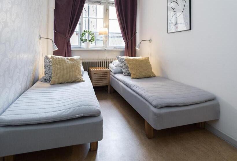 스탠다드 룸 공동 욕실, Castanea Old Town Hostel