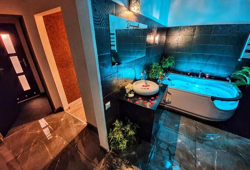 Люкс Кровать Кинг, Apartament Z Jacuzzi Kraków Rynek