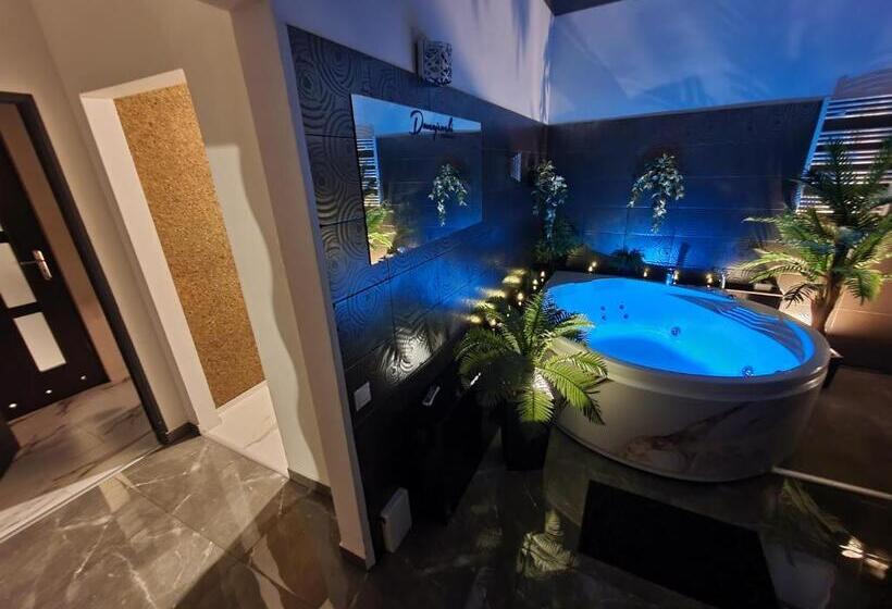 Люкс Кровать Кинг, Apartament Z Jacuzzi Kraków Rynek