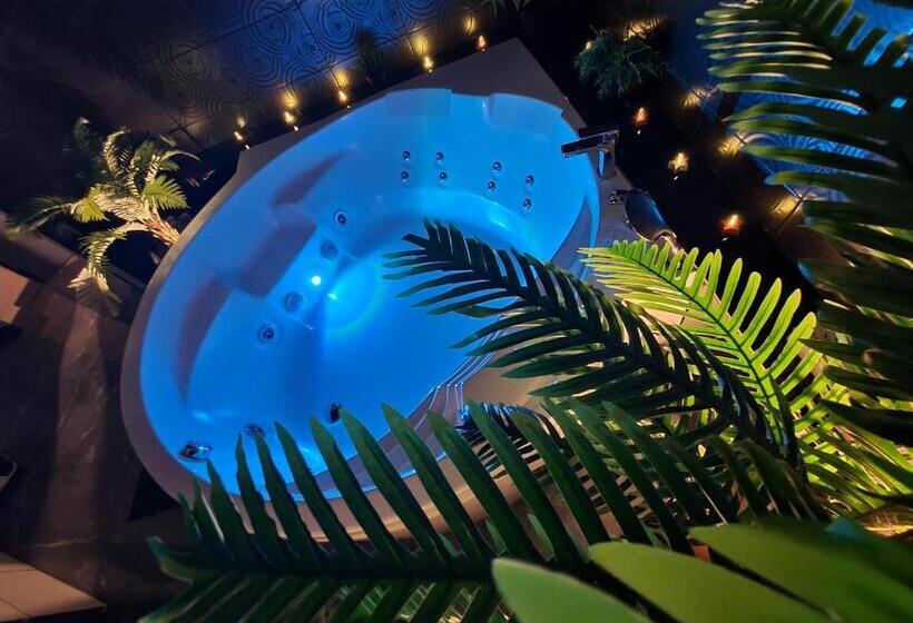 Люкс Кровать Кинг, Apartament Z Jacuzzi Kraków Rynek