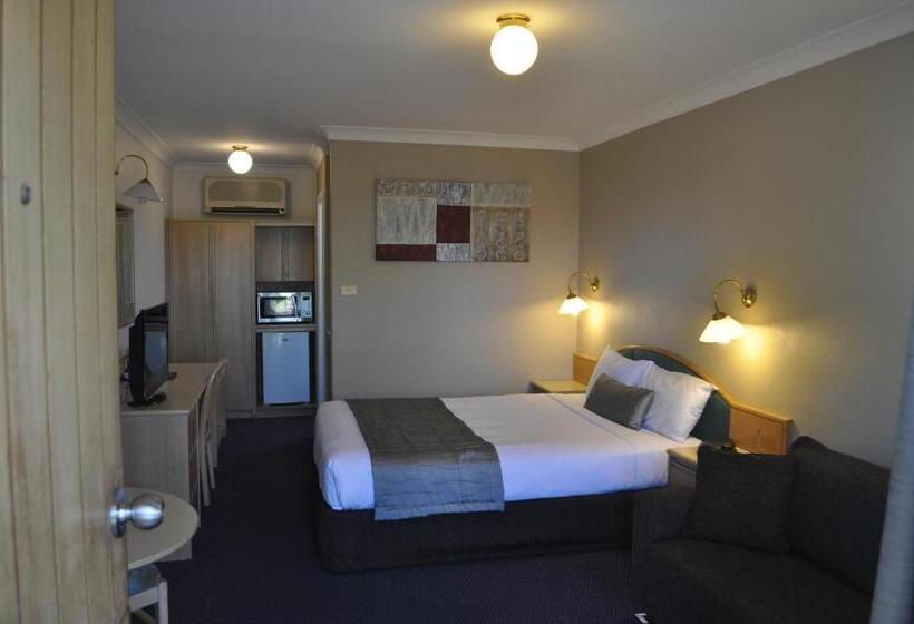 Номер Deluxe, In Town Motor Inn