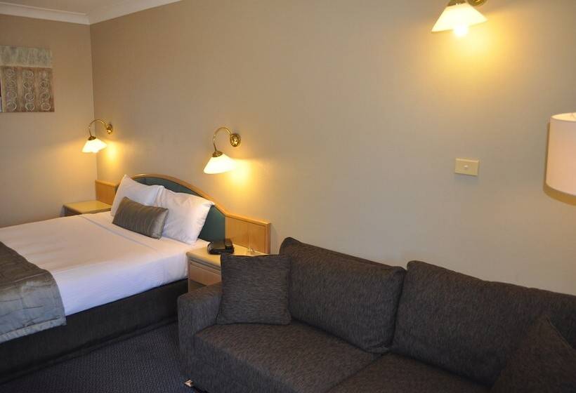 Номер Deluxe, In Town Motor Inn