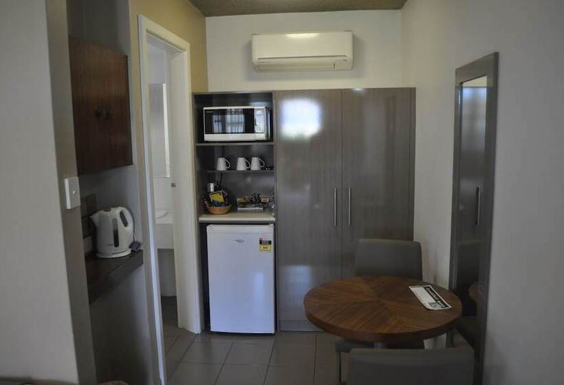 غرفة ديلوكس, In Town Motor Inn