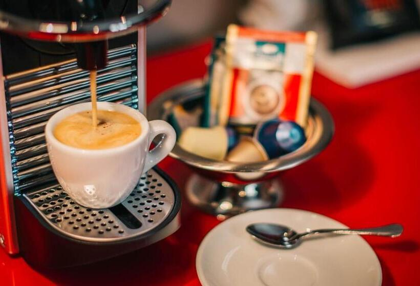 Pokój Deluxe, Pest Buda Design