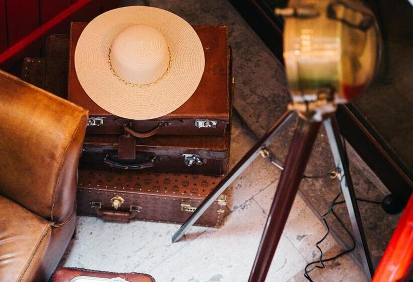 Suite, Pest Buda Design