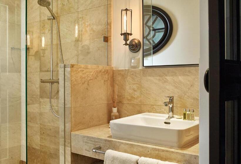 Suite, Pest Buda Design