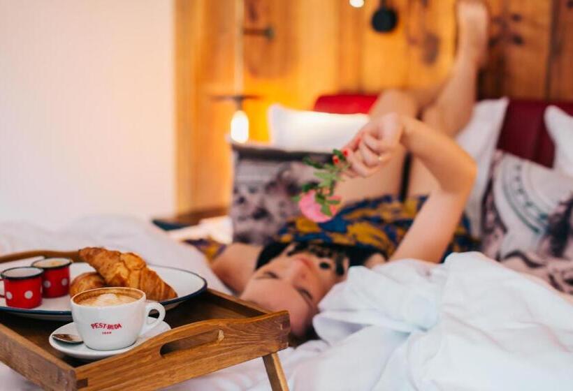 Suite, Pest Buda Design