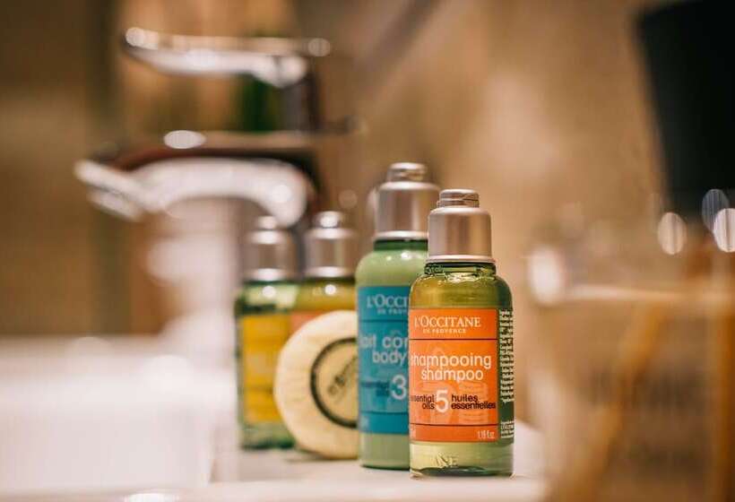 Pokój Deluxe, Pest Buda Design