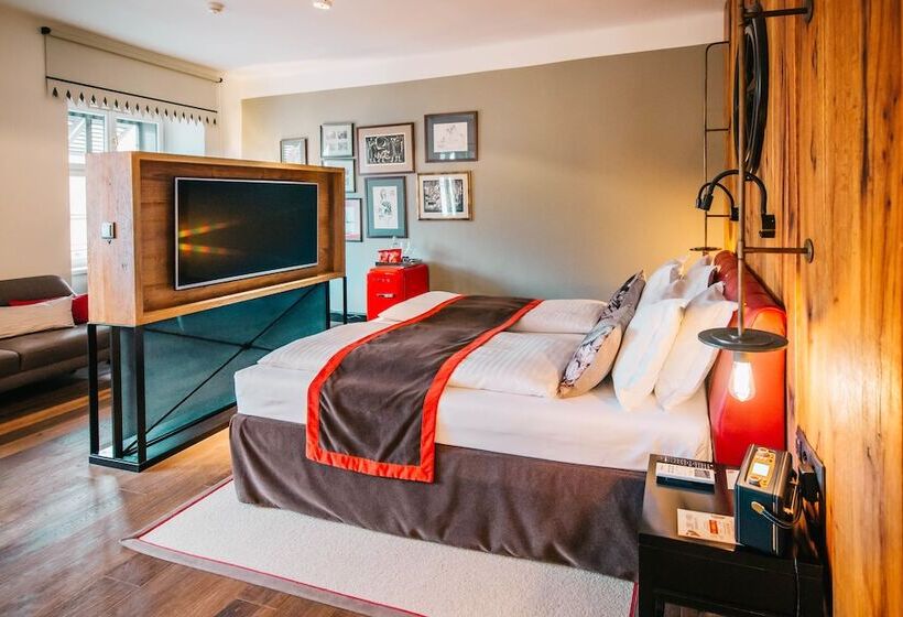 Suite, Pest Buda Design