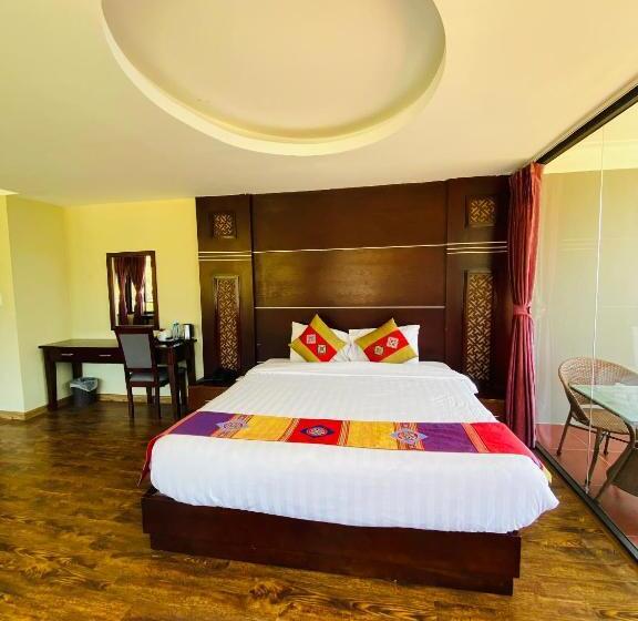 سوئیت جونیور با چشمانداز کوهستان, Sapa Vista