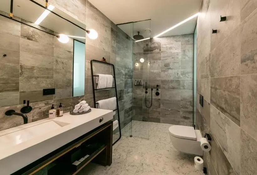 سوییت, Tower Suites Reykjavik