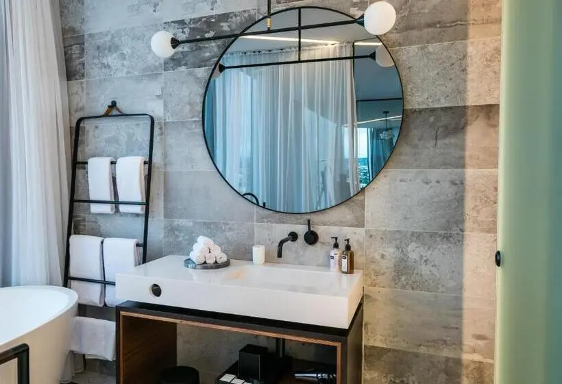 سوییت, Tower Suites Reykjavik