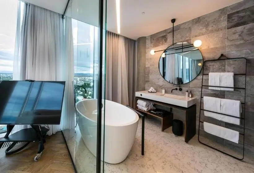 سوییت, Tower Suites Reykjavik