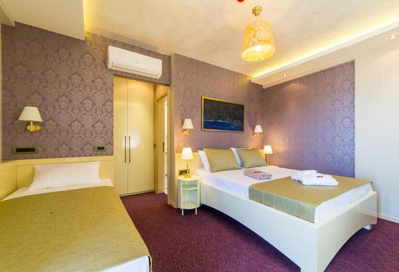 اتاق استاندارد سه نفره, Villa Katarina